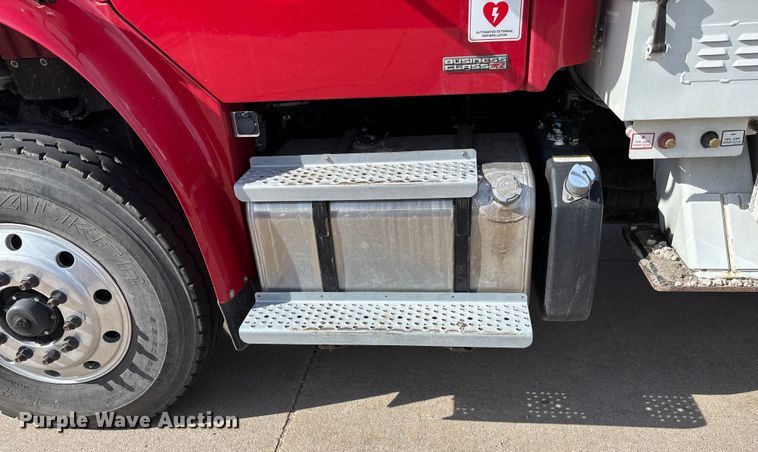 image for item ET4682 2011 Freightliner Business Class M2 digger derrick truck