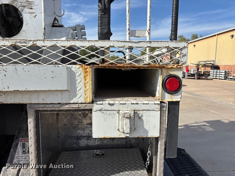 image for item ET4682 2011 Freightliner Business Class M2 digger derrick truck