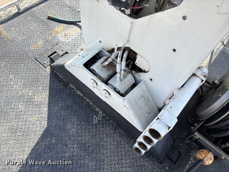 image for item ET4682 2011 Freightliner Business Class M2 digger derrick truck