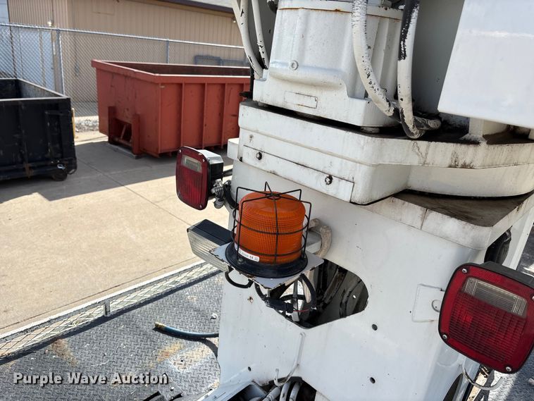 image for item ET4682 2011 Freightliner Business Class M2 digger derrick truck