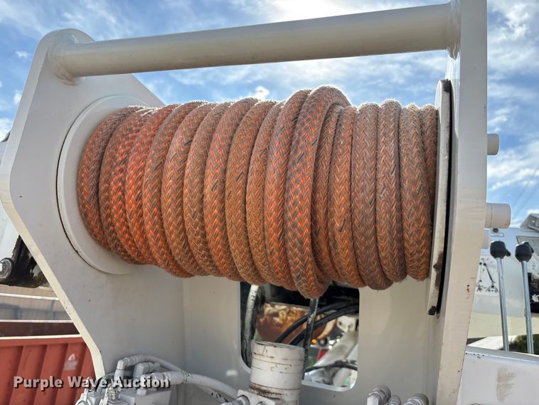 image for item ET4682 2011 Freightliner Business Class M2 digger derrick truck