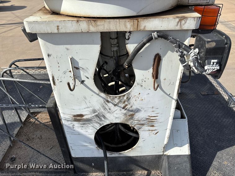 image for item ET4682 2011 Freightliner Business Class M2 digger derrick truck