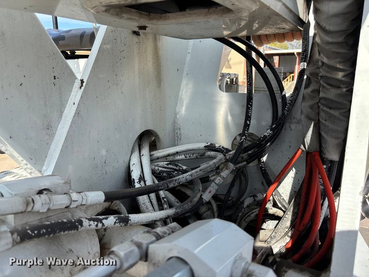 image for item ET4682 2011 Freightliner Business Class M2 digger derrick truck