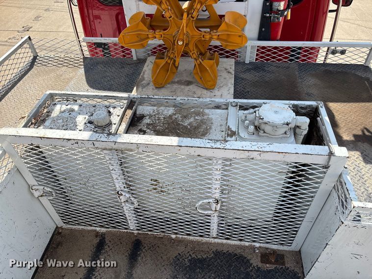 image for item ET4682 2011 Freightliner Business Class M2 digger derrick truck