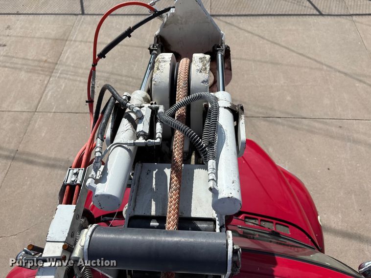 image for item ET4682 2011 Freightliner Business Class M2 digger derrick truck