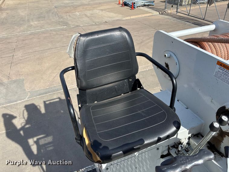 image for item ET4682 2011 Freightliner Business Class M2 digger derrick truck