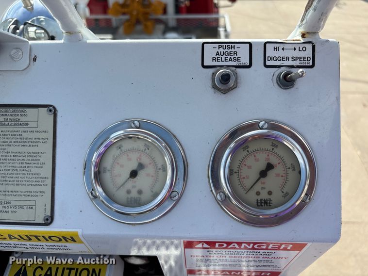 image for item ET4682 2011 Freightliner Business Class M2 digger derrick truck