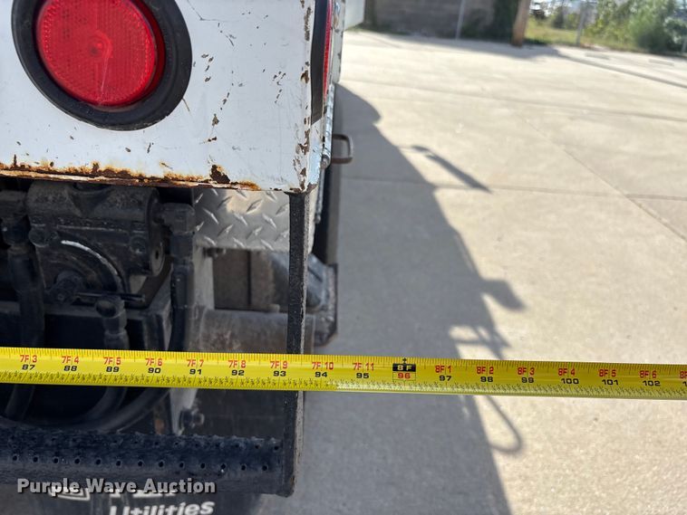 image for item ET4682 2011 Freightliner Business Class M2 digger derrick truck