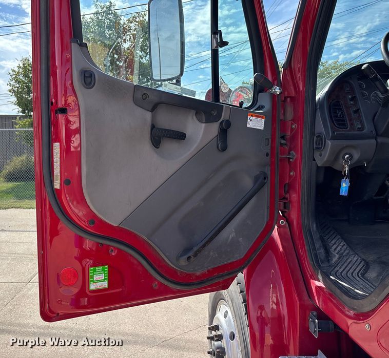 image for item ET4682 2011 Freightliner Business Class M2 digger derrick truck