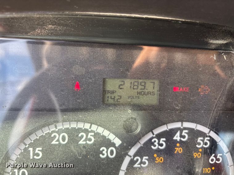 image for item ET4682 2011 Freightliner Business Class M2 digger derrick truck