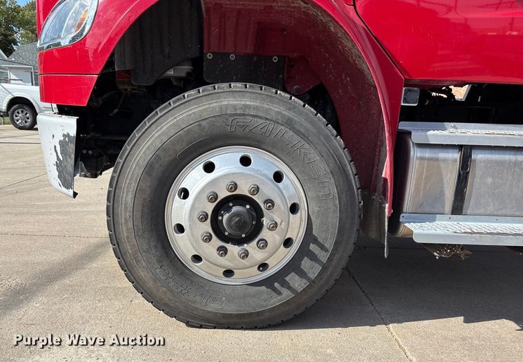 image for item ET4682 2011 Freightliner Business Class M2 digger derrick truck