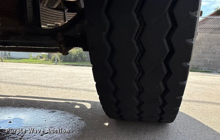 image for item ET4682 2011 Freightliner Business Class M2 digger derrick truck