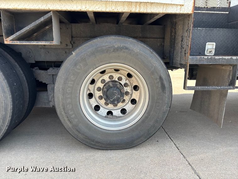 image for item ET4682 2011 Freightliner Business Class M2 digger derrick truck