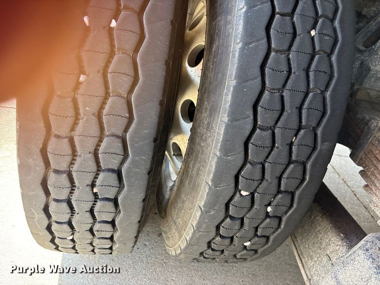 image for item ET4682 2011 Freightliner Business Class M2 digger derrick truck