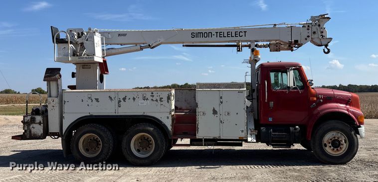 image for item ET4685 1998 International 4900 digger derrick truck
