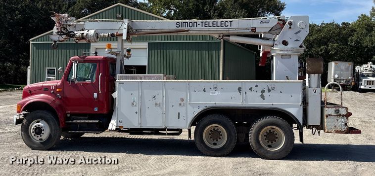 image for item ET4685 1998 International 4900 digger derrick truck