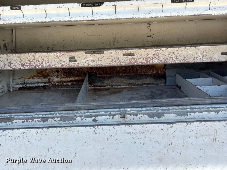 image for item ET4685 1998 International 4900 digger derrick truck