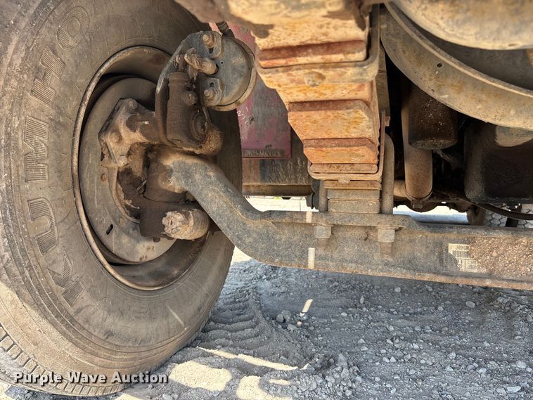 image for item ET4685 1998 International 4900 digger derrick truck