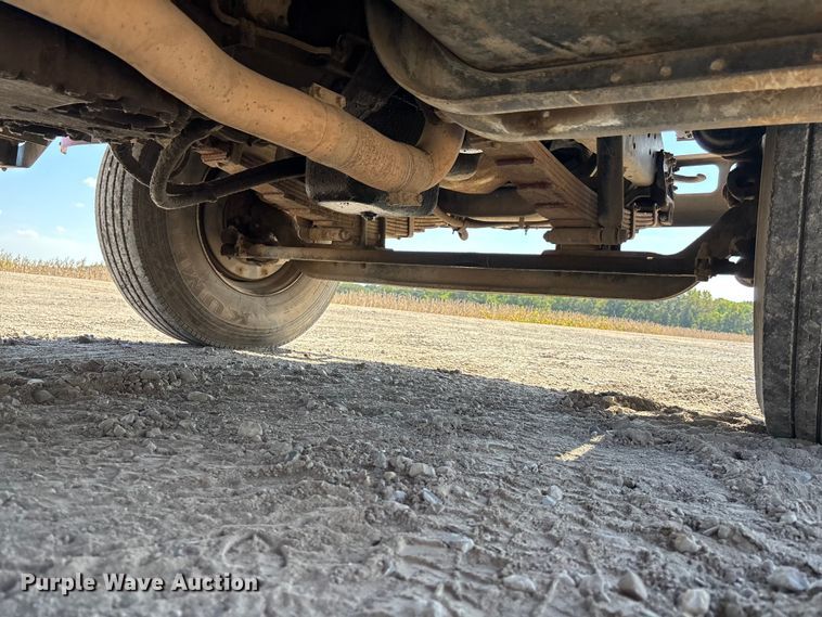 image for item ET4685 1998 International 4900 digger derrick truck