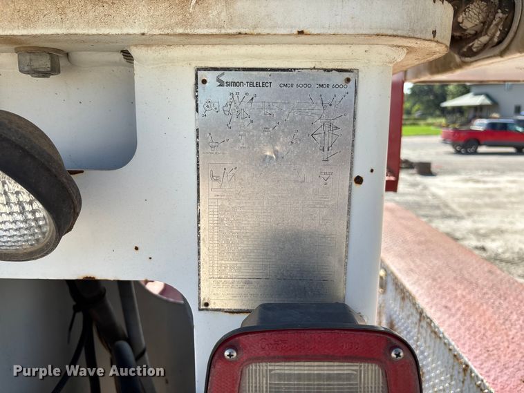 image for item ET4685 1998 International 4900 digger derrick truck