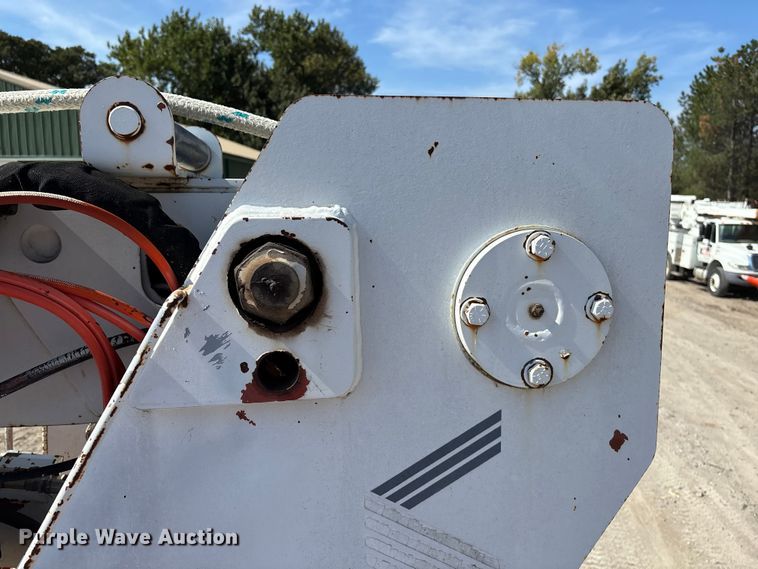 image for item ET4685 1998 International 4900 digger derrick truck