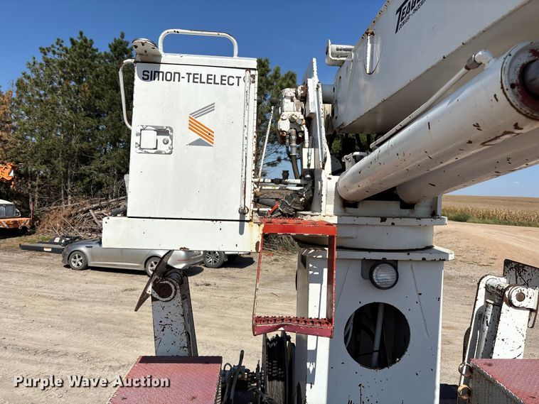 image for item ET4685 1998 International 4900 digger derrick truck