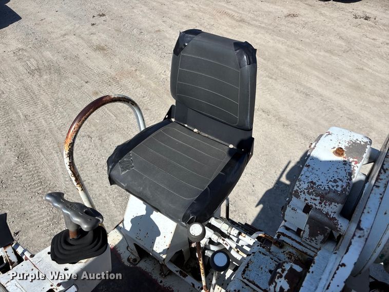 image for item ET4685 1998 International 4900 digger derrick truck