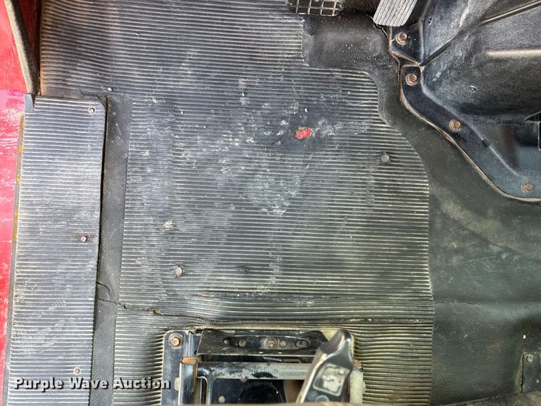 image for item ET4685 1998 International 4900 digger derrick truck