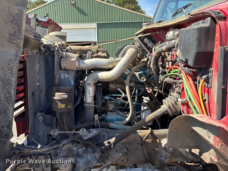 image for item ET4685 1998 International 4900 digger derrick truck