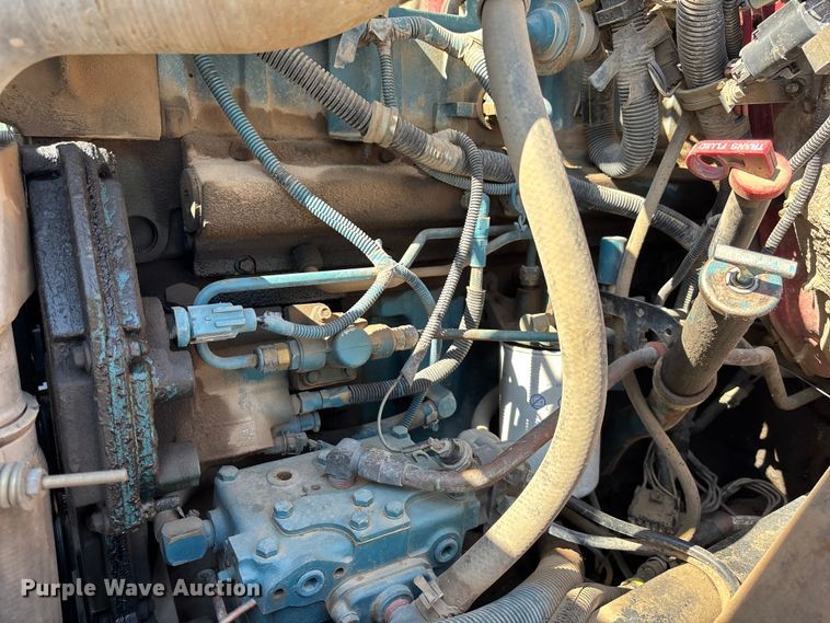 image for item ET4685 1998 International 4900 digger derrick truck