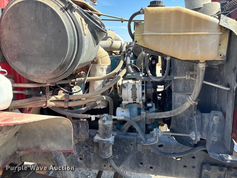 image for item ET4685 1998 International 4900 digger derrick truck