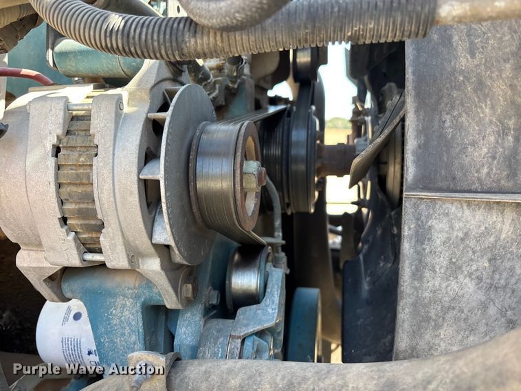 image for item ET4685 1998 International 4900 digger derrick truck