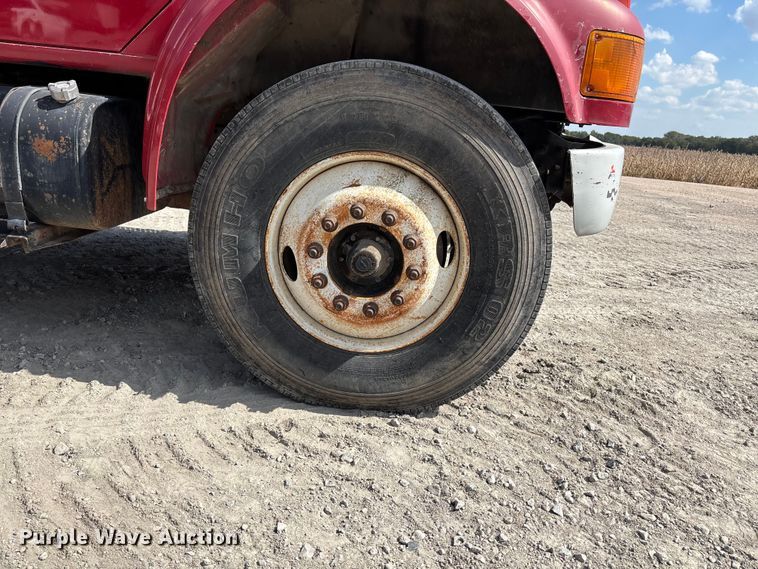 image for item ET4685 1998 International 4900 digger derrick truck