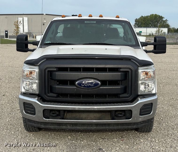 image for item ET4689 2014 Ford F350 Super Duty utility bed pickup truck