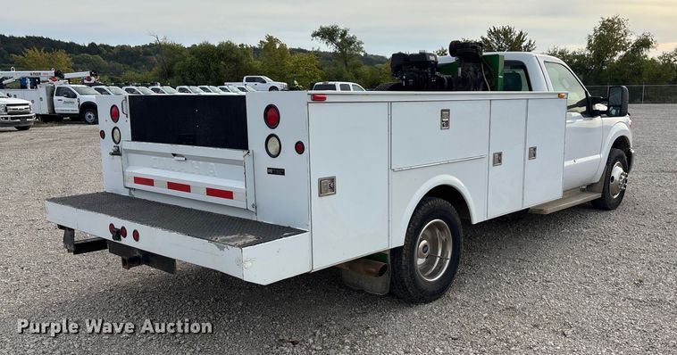 image for item ET4689 2014 Ford F350 Super Duty utility bed pickup truck