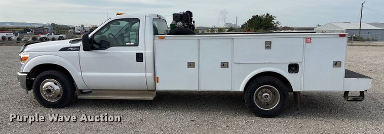 image for item ET4689 2014 Ford F350 Super Duty utility bed pickup truck