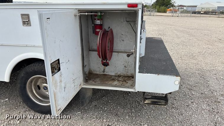 image for item ET4689 2014 Ford F350 Super Duty utility bed pickup truck