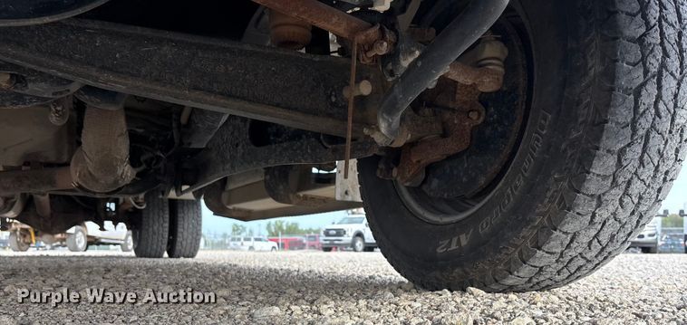 image for item ET4689 2014 Ford F350 Super Duty utility bed pickup truck