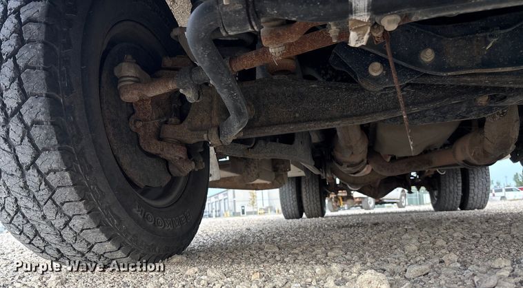 image for item ET4689 2014 Ford F350 Super Duty utility bed pickup truck