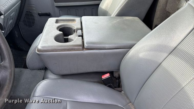 image for item ET4689 2014 Ford F350 Super Duty utility bed pickup truck