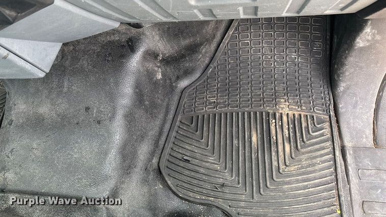 image for item ET4689 2014 Ford F350 Super Duty utility bed pickup truck