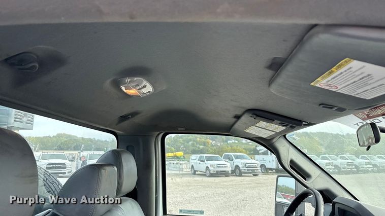 image for item ET4689 2014 Ford F350 Super Duty utility bed pickup truck