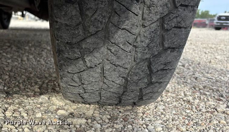 image for item ET4689 2014 Ford F350 Super Duty utility bed pickup truck