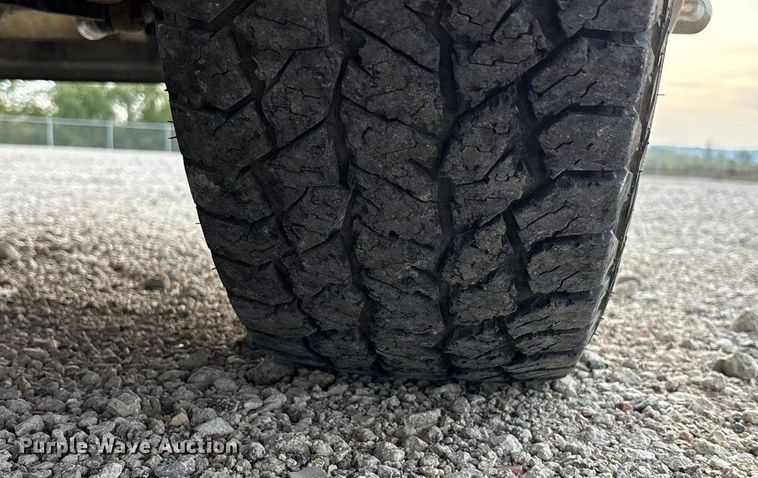 image for item ET4689 2014 Ford F350 Super Duty utility bed pickup truck