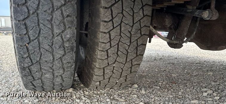 image for item ET4689 2014 Ford F350 Super Duty utility bed pickup truck