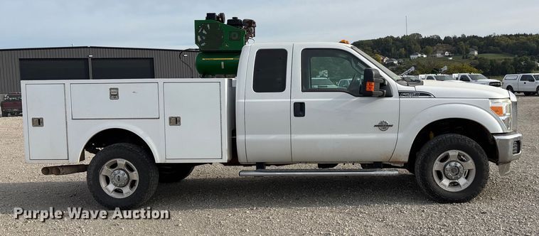 image for item ET4691 2014 Ford F250 Super Duty utility bed pickup truck