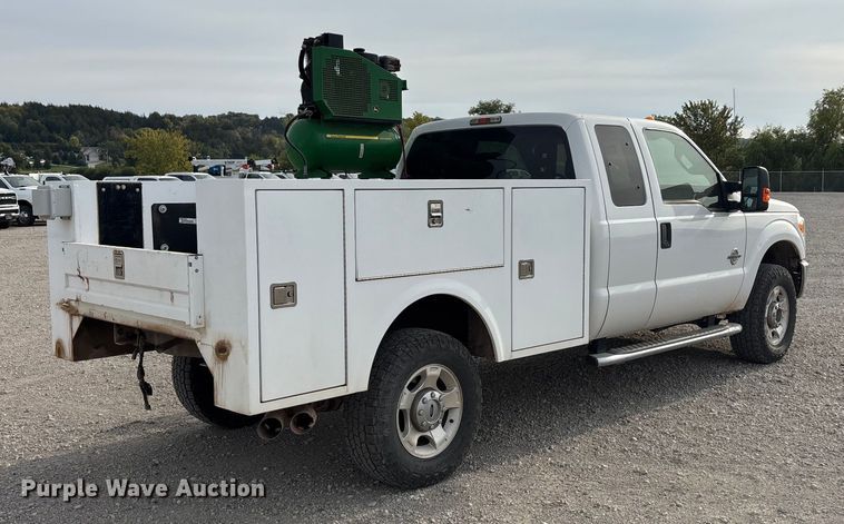 image for item ET4691 2014 Ford F250 Super Duty utility bed pickup truck