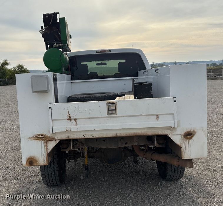 image for item ET4691 2014 Ford F250 Super Duty utility bed pickup truck