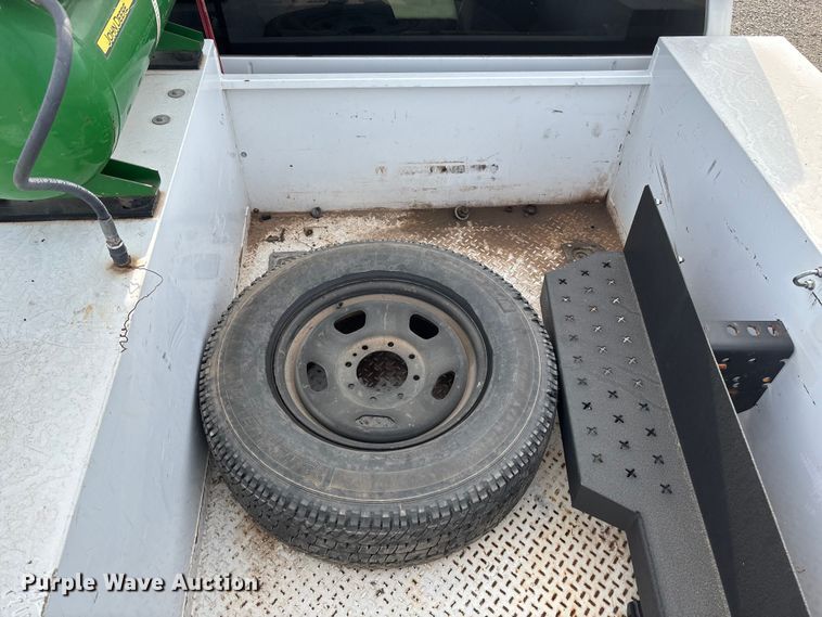 image for item ET4691 2014 Ford F250 Super Duty utility bed pickup truck