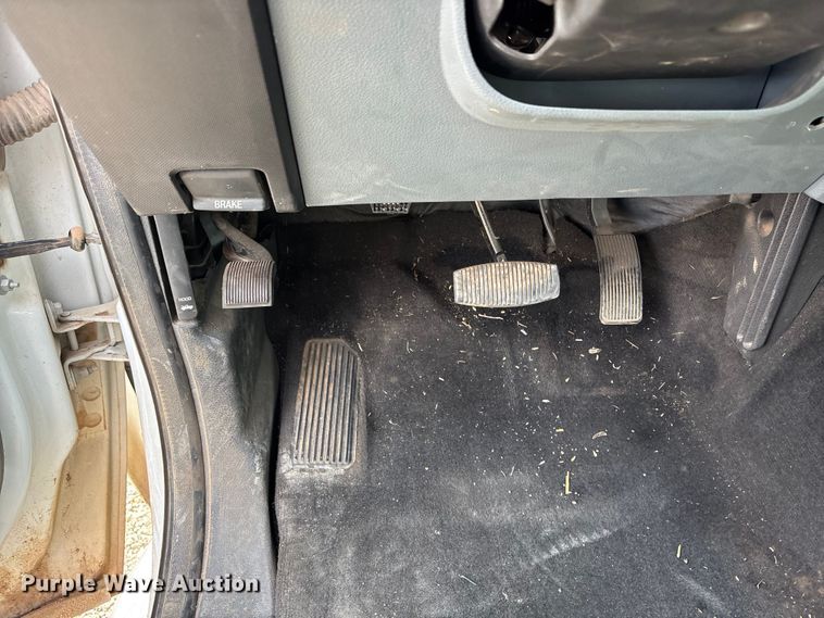 image for item ET4691 2014 Ford F250 Super Duty utility bed pickup truck